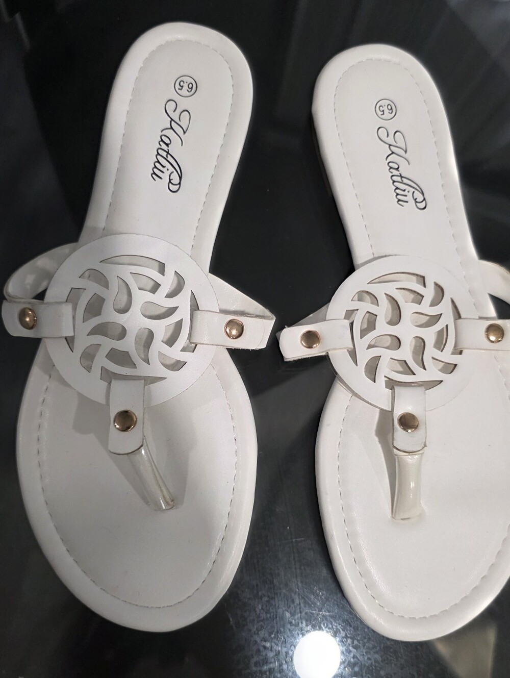 Women's White Cutout Thong Sandals - Picture 2 of 6